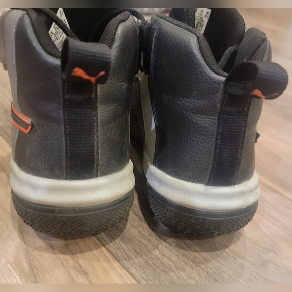 Youth Puma High Tops - Picture 3 of 10